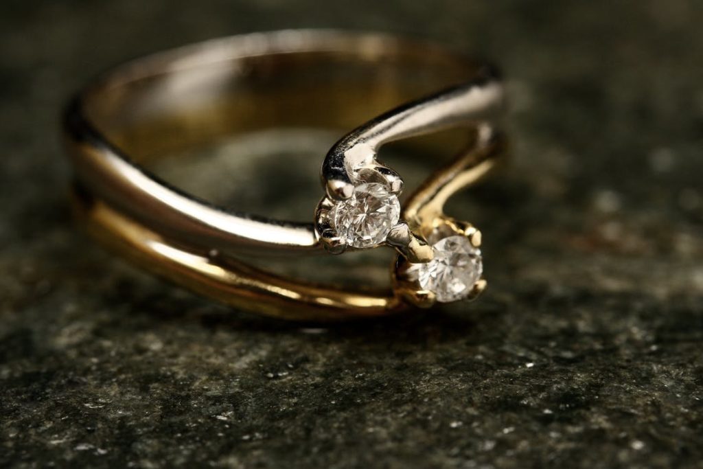 a picture of a ring with diamonds